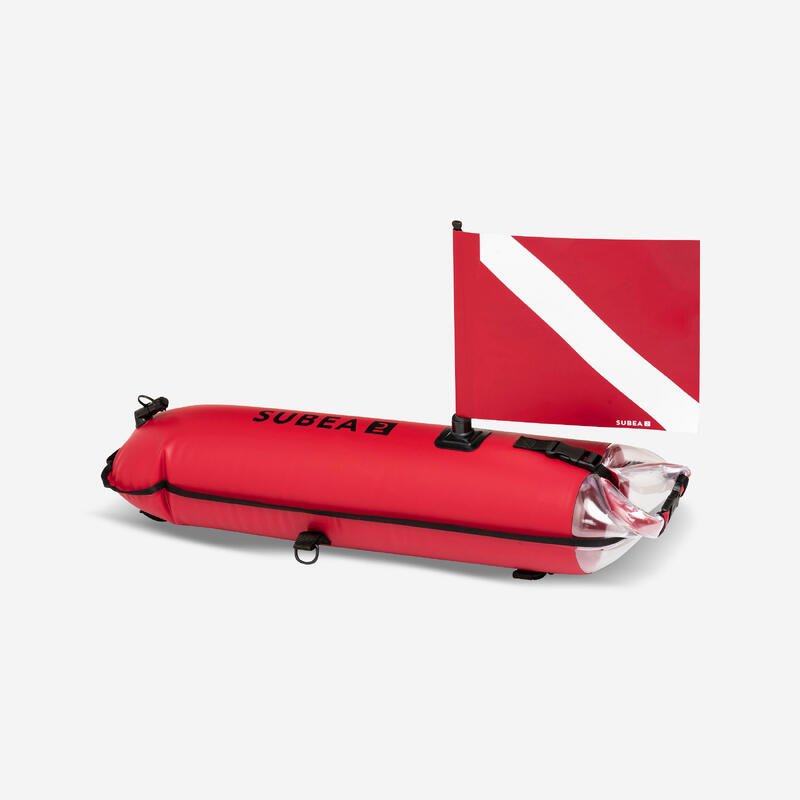 Bouée longue de chasse sous-marine Subea rouge avec compartiment étanche et pavillon de signalisation